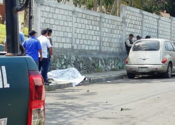 Video: Atentado en Veracruz; matan a maestra y lesionan a niño afuera de escuela en Xalapa