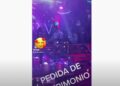 Comensal le pide matrimonio a una bailarina en un club nocturno de Tlaxcala