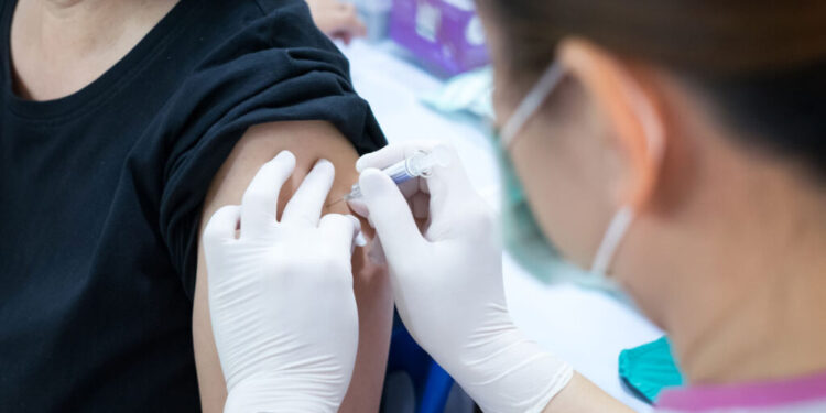 Limitan vacunas contra la influenza en el Estado
