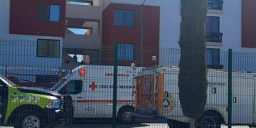Hombre resulta herido al lanzarse de un tercer piso