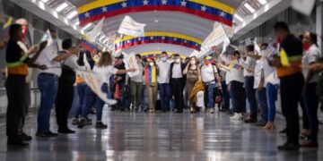 Tripulantes de avión secuestrado en Argentina llegaron a suelo venezolano
