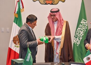 Ricardo Gallardo realiza gira por Medio Oriente junto a Juan Carlos Valladares