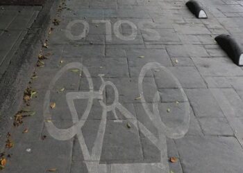 Alcalde plantea quitar la ciclovía de Av. Carranza y cambiarle el nombre a esta vialidad