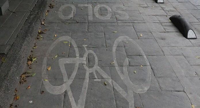 Alcalde plantea quitar la ciclovía de Av. Carranza y cambiarle el nombre a esta vialidad