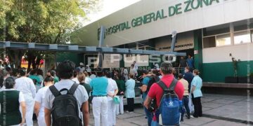 Trabajador del Hospital 2 del IMSS quedó prensado en elevador