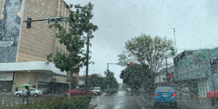 Miércoles nublado con tormentas dispersas en SLP