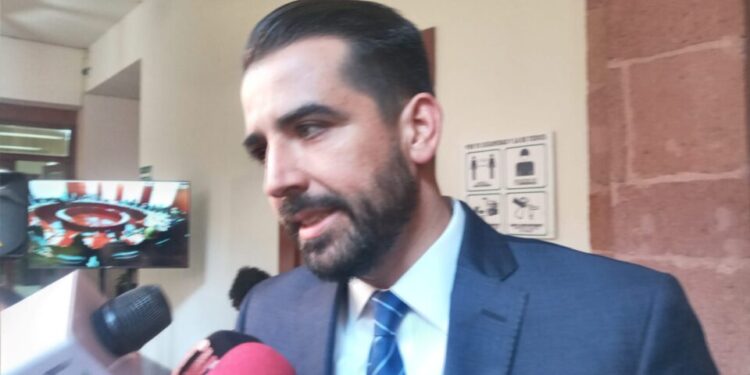 Ruben Guajardo pide trabajar coordinadamente para impedir que las drogas llegue a las escuelas
