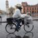 Día nublado con tormentas eléctricas dispersas