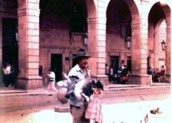 La historia detrás de la escultura del Señor de las Palomas