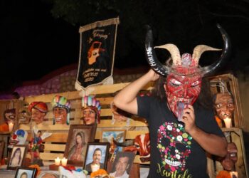 Sectur atestiguó el inicio del Xantolo 2022 con el ritual “Bajada de máscaras”