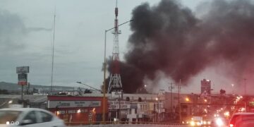 Registran de incendio cerca de Canal 13 esta mañana