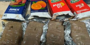 Mujer intentó pasar mota dentro de cajas de jugo a La Pila y fue detenida
