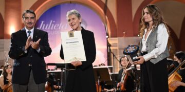 El 5to. Festival de Cine UALSP reconoció a Julieta Egurrola con “Premio Peyote” por 45 años de trayectoria