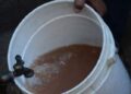 Vecinos de Fraccionamiento Torres del Santuario reportan agua contaminada