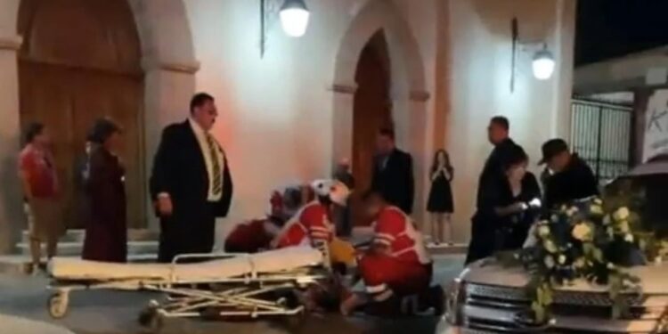Tras celebrarse la boda, matan al novio afuera de iglesia en Caborca, Sonora