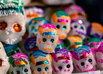 Calaveritas: ¿de qué están hechas y qué significan en la ofrenda de Día de Muertos?