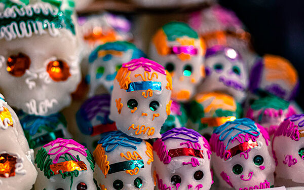 Calaveritas: ¿de qué están hechas y qué significan en la ofrenda de Día de Muertos?