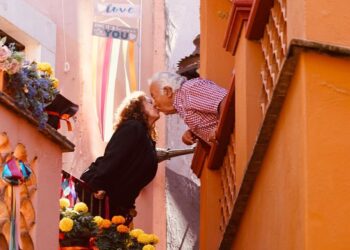 ¡En hora buena! reabren Callejón del Beso en Guanajuato