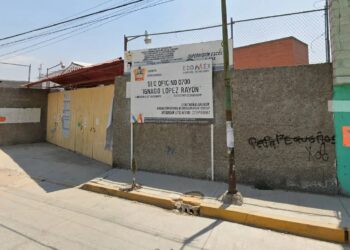 Le piden la tarea y alumno acuchilla a su maestra en secundaria de Chimalhuacán