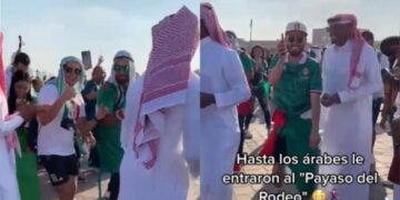 VIDEO| Aficionados mexicanos enseñaron a árabes cómo bailar “Payaso de Rodeo”
