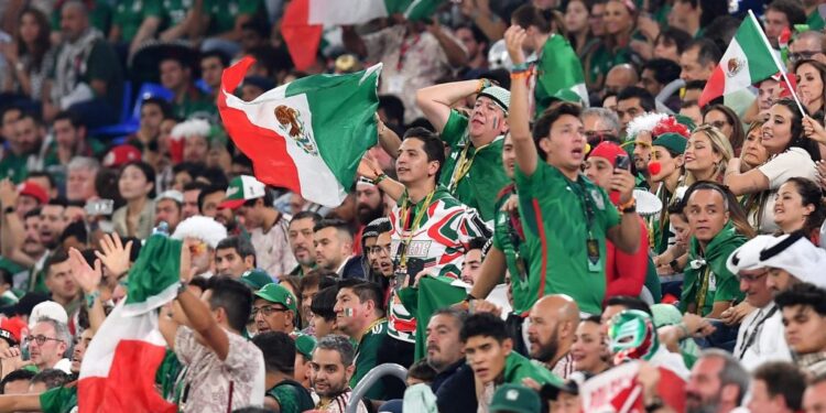 FIFA inicia investigación a México por el grito discriminatorio de su afición en el partido contra Polonia