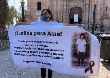 Madre de Alan Ibarra nuevamente protesta para exigir justicia para su hijo