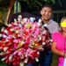 Gregorio Cruz, alcalde en Axtla de Terrazas, regaló más de 25 mil pesos en un ramo de rosas a su novia