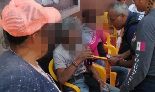 Auxilian a visitantes del pante´on del Saucito por ataque de enjambre abejas