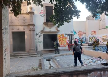 Se incendia casa abandona de avenida Venustiano Carranza