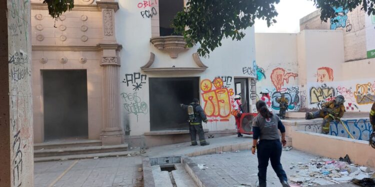 Se incendia casa abandona de avenida Venustiano Carranza