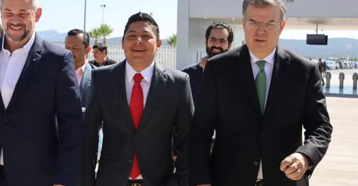 Marcelo Ebrard se negó a atender a la prensa potosina