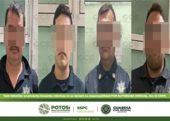 Detienen a dos falsos policías en Villa de Arista