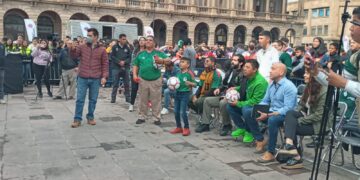 Gobernador, potosinos, comerciantes y hasta funcionarios en Fundadores por partido de M´exico