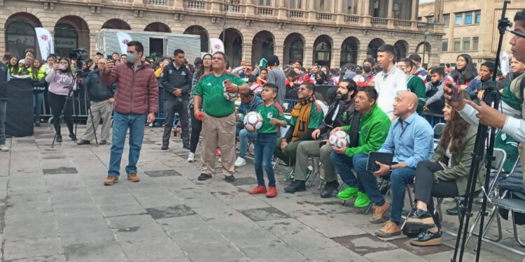 Gobernador, potosinos, comerciantes y hasta funcionarios en Fundadores por partido de M´exico