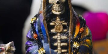 Así le festejan a la Santa Muerte en la Santa Fe
