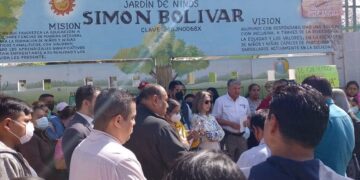 Corren a maestros del jardín de niños Simón Bolívar por caso de violación