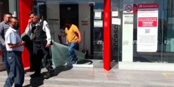 Asaltan a cliente de Banorte de avenida Acceso Norte y le roban 245 mil pesos