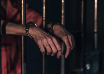 Condenan a 20 años de prisión a médico por abusar sexualmente de menores en Vietnam