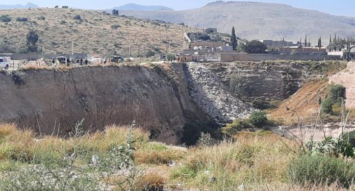 Hallan dos cadáveres encajuelados en un barranco en San Nicolás del Aguaje