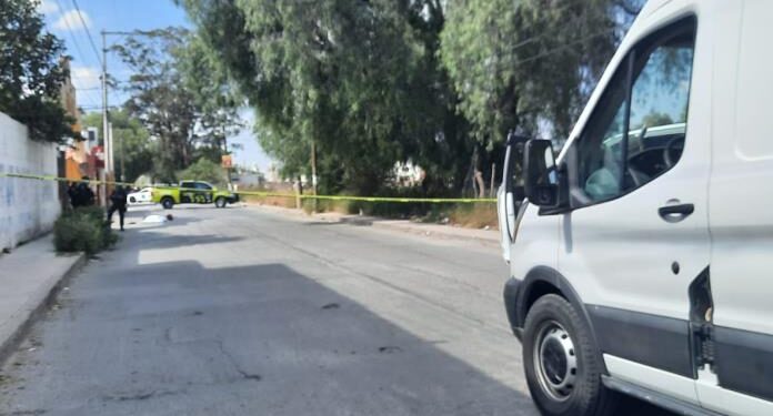 Investigan homicidio de un hombre en colonia San Ángel
