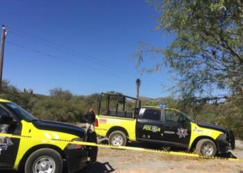 Hallan cadáver dentro de una camioneta cerca del camino a La Mantequilla