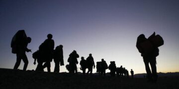 Crisis migrante: Corte de EU ordena mantener las deportaciones ‘exprés’ en frontera