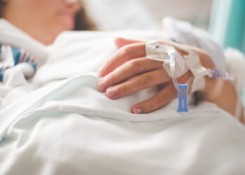 Mujer desconecta respirador de paciente en hospital porque le molestaba el ruido