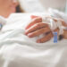 Mujer desconecta respirador de paciente en hospital porque le molestaba el ruido