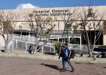 Dan de alta a bebé contagiada por rabia en Oaxaca; su hermana permanece grave