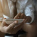 3 razones por las cuales no usar el celular en el baño