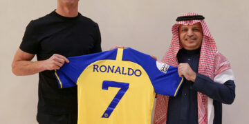 Cristiano firma por el Al Nassr