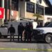 Investigan hallazgo de seis cadáveres dentro de una camioneta estacionada en una plaza de Tijuana