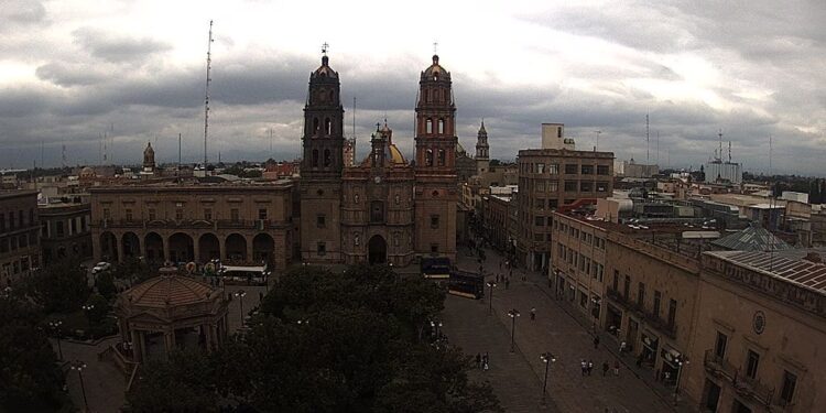 Sábado frió en la capital