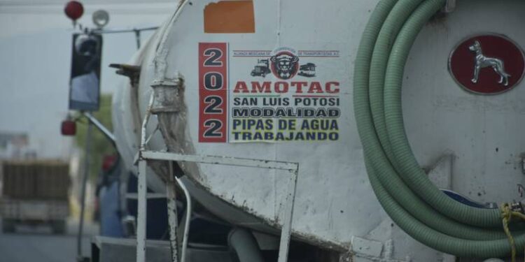 Piperos denunciaron a Interapas por adeudo de más de 600 mil pesos